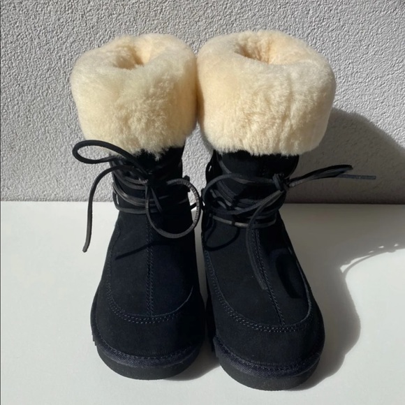 UGG Deme boots 5207 sz 4kids fits to sz 6W - Picture 2 of 6